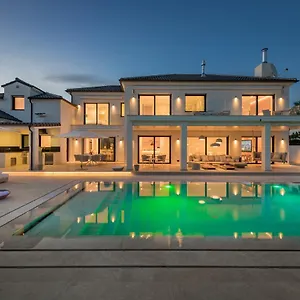 O Villa Marbella